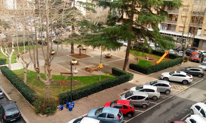 Aprilia House | LovelyBed