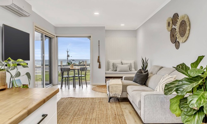 Aldinga Beach Apartment | Lovingly crafted beachfront villa