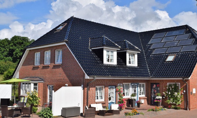 Dagebuell Apartment | Lovingly, maritime furnished apartment surrounded by fields and meadows