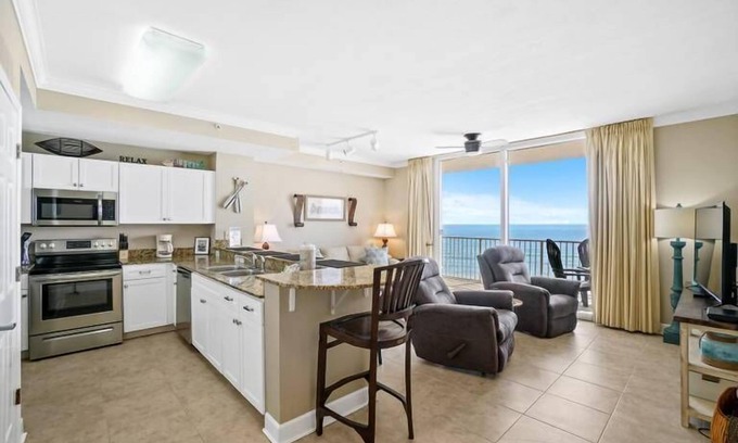 Panama City Beach Resort | Low 7th floor! Book you fall stay today!