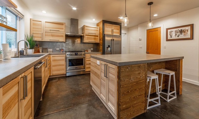 Heart of Missoula House | Low Key Luxury Downtown Missoula Townhome
