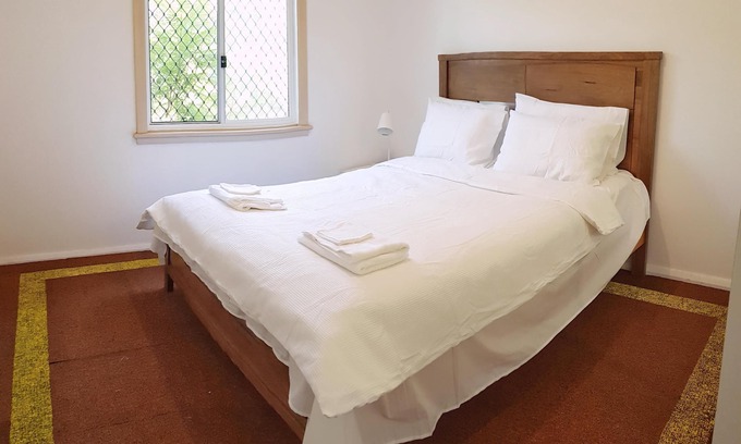 Westmead House | Low price clean linen free stuff W1
