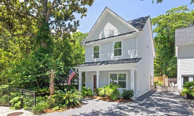 Mount Pleasant House | Lowcountry Lux/5 min to Beach/7 min to Dtwn