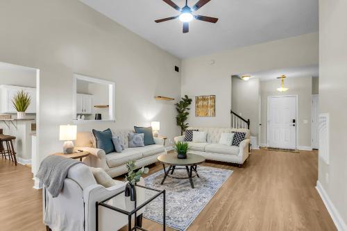 North Charleston House | Lowcountry Luxe Spacious 4br Oasis In Charleston