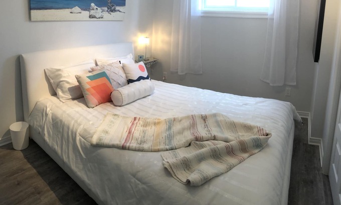 Laval-des-Rapides Apartment | Lower duplex renovated quiet and next to the metro