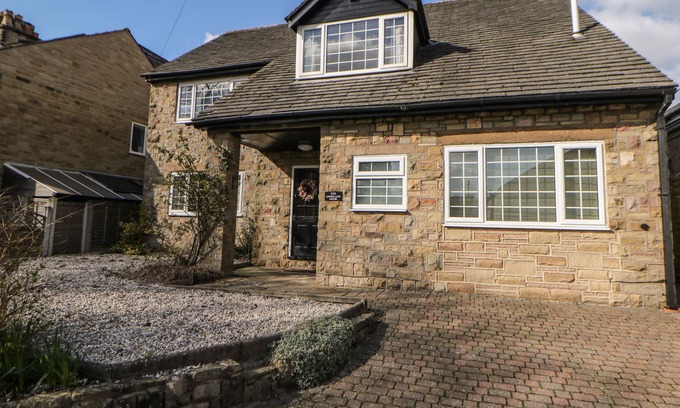 Chinley Cottage | LOWER LANE HOUSE, pet friendly, with open fire in Chinley