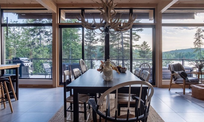 Sainte-Lucie-des-Laurentides Ski Chalet | Luxury waterfront chalet, quiet lake, hot tub