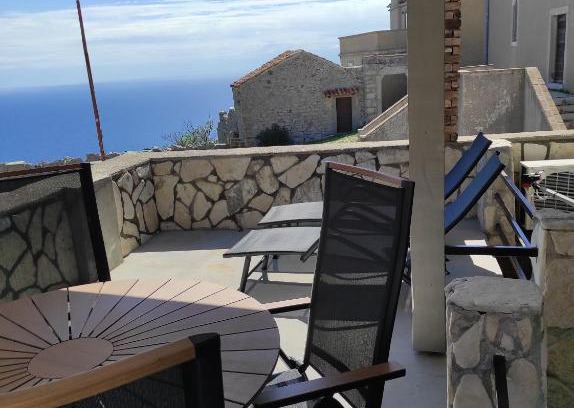 Cres House | Lubenice-Rodinis Room and Apartment