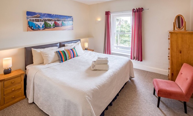 Shanklin Apartment | Luccombe Villa Holiday Apartments - Crows Nest apartment