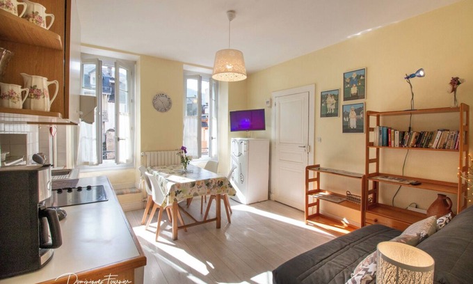 Bagneres-de-Luchon Apartment | LUCHON LUMINEUX T2 CentreVille-Jardin-Wifi Unlimited>500Mb/s