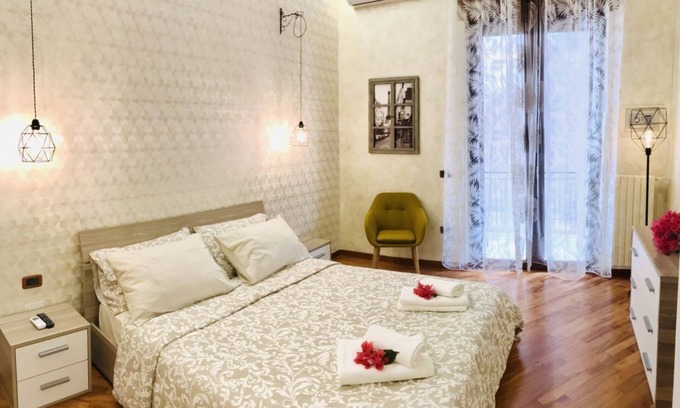 Historical Downtown Salerno Apartment | Luci d'Artista "Come d'Incanto" Apt Historical Center