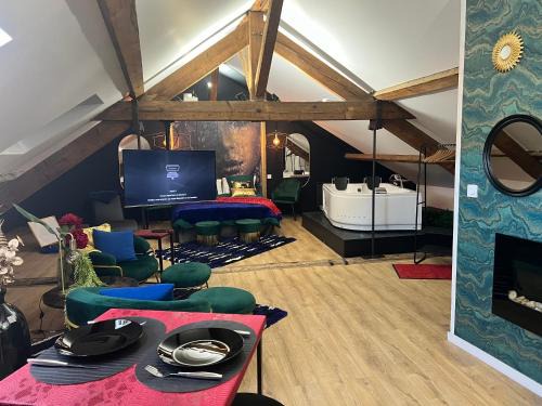 Faubourg North Apartment | Lucifer SPAS