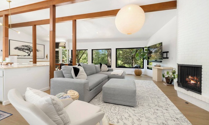 Fayetteville House | Lucille - 5 Min to DT & UofA - Serene Nature Views