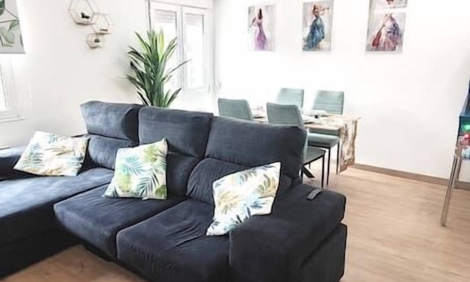 Oviedo City Centre Apartment | Lujo: Parking, Pinball + 8 min Ayto + 2 Habs 1.50