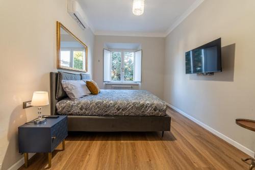 Lucca Historical Center Apartment | Lumen, few steps to the walls, 2 bath, 3 SmartTV, High Speed Fiber, AC