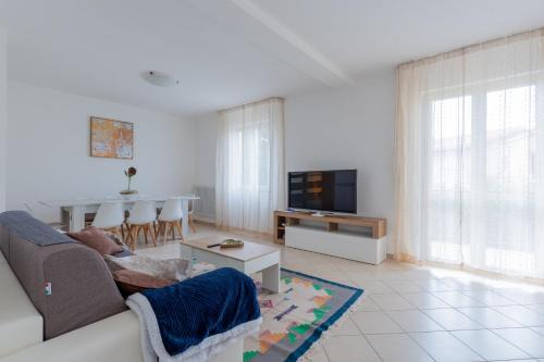 Atri House | Luminosa casa a Casoli di Atri con giardino