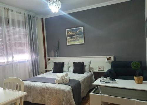 Alcala de Guadaira Apartment | LUNA-Guest Rooms