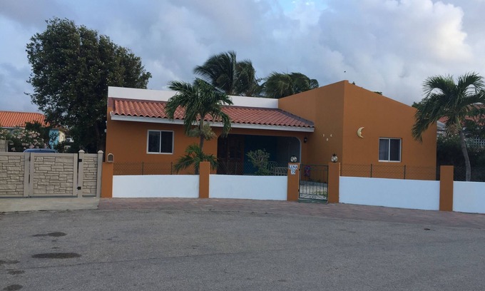 Tarabana House | Luna in Paradise