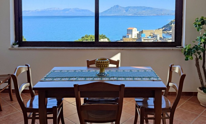 Porticello Apartment | Luna Marina: Sicilian beach house