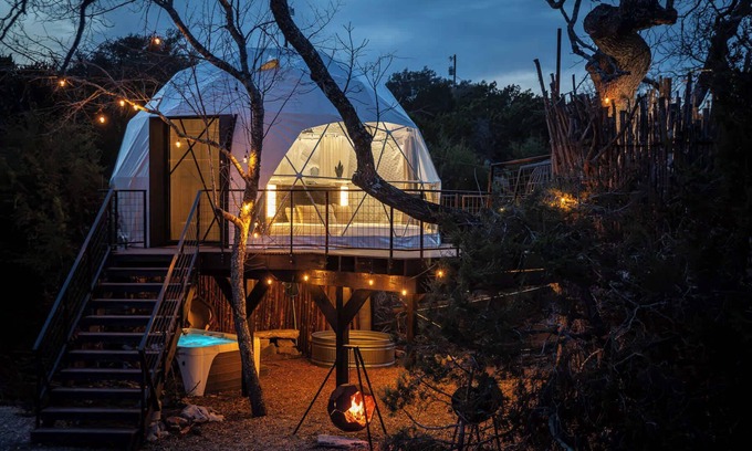 Fredericksburg Cabin | Lunar Dome W/Private Hot tub and Outdoor Shower!