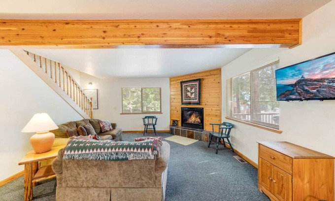 Strawberry Cabin | Lupine Spacious & Comfortable Retreat/Pet Friendly