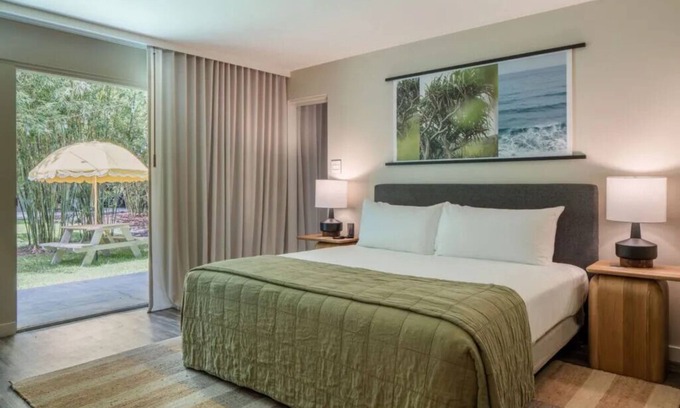 Historic Kailua Village House | Lush Garden Retreat l Pool, Urban Bikes & Curated Island Experiences