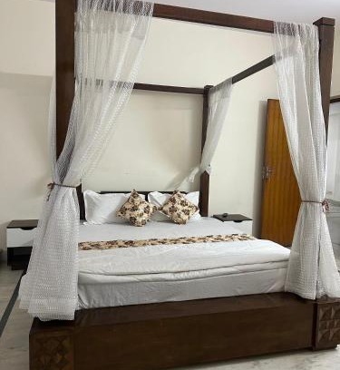 Udyog Vihar Hotel | Luvi Casa