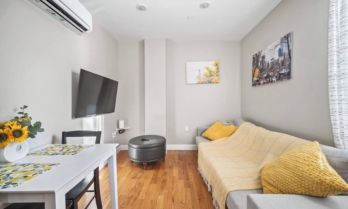North End Apartment | Lux 1st floor 3brm/1bath North End
