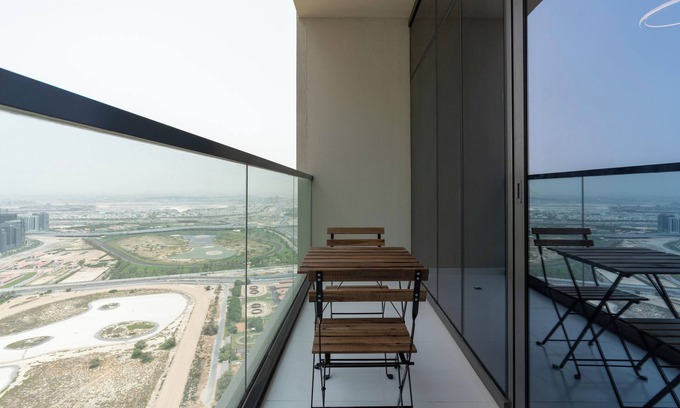 Sheikh Zayed Road Apartment | Lux BnB Aykon City I Skyline Canal Views