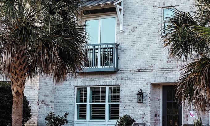 Winter Garden House | LUX BROWNSTONE in downtown Winter Garden FL 6 month minimum stay required