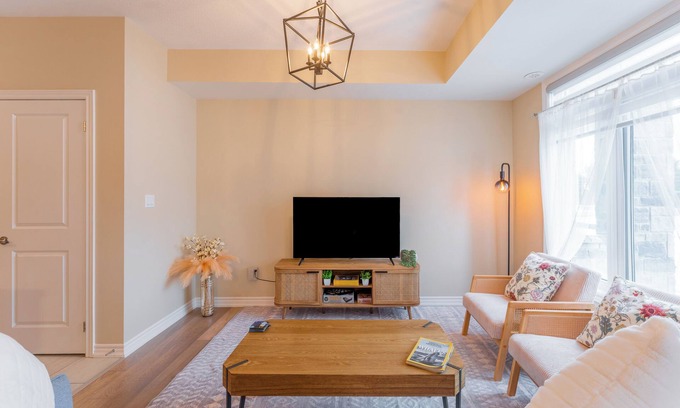 Pickering House | Lux Style | New Town | Pickering | Greater Toronto