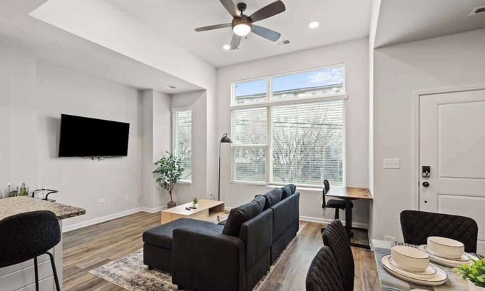 Charlotte House | Luxe 3BR Townhouse in Uptown Charlotte!