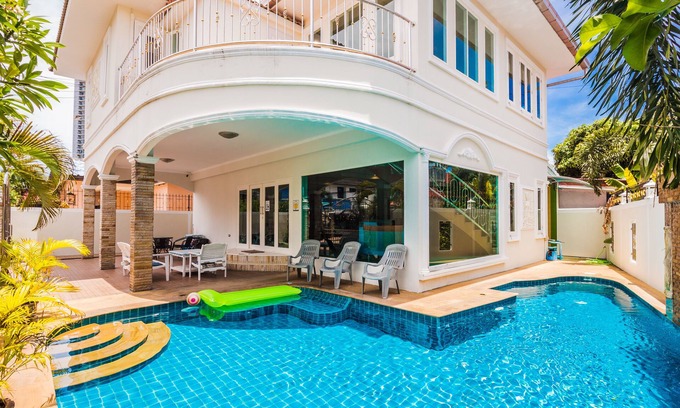 South Pattaya Villa | Luxe 4 bedroom villa - Tewaree Villa - Pattaya Holiday House - Walking Street