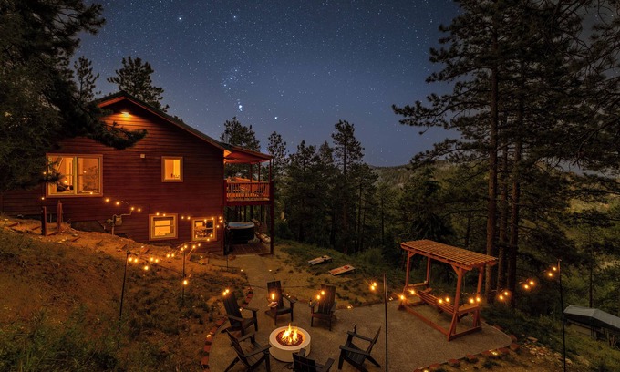 Bailey House | Luxe 4BR Mountain Getaway Stunning Views Hot Tub Theater & Games- Pet Friendly