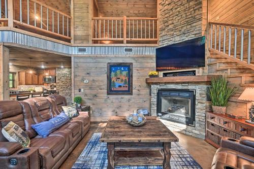Broken Bow House | Luxe Broken Bow Cabin with Tesla Charging Station