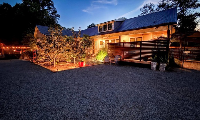 Fairhope House | Luxe Cottage|King Suite|Garden Oasis|Walk Downtown
