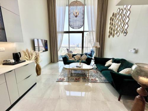 Gurugram Apartment | Luxe Eleve Duplex 14th patio 4