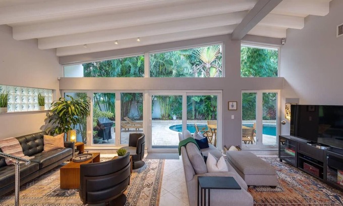 Harbor Village House | Luxe Hideaway Minutes From Beach, Bars & Eateries