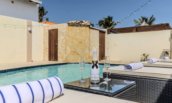 Opal Villa | Luxe Island Villa 5 mins to the Beach at Opal Breeze by Bocobay