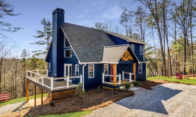 Dahlonega House | Luxe Modern Cabin Perched in Dahlonega Forest