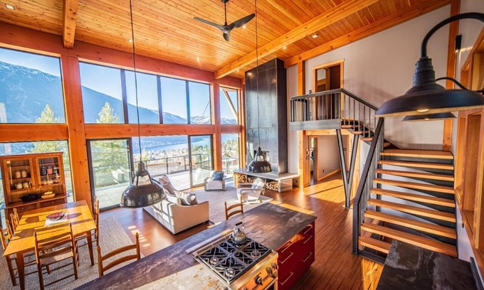 Nelson Ski Chalet | Luxe Modern Timberframe - Iconic Panorama Views Air-Con