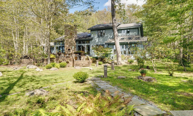 Pocono Pines House | Luxe Poconos Pines Home w/Beach + Amenities!