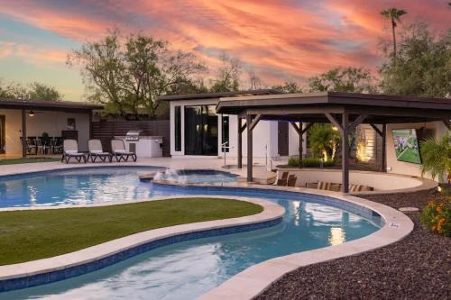 Paradise Valley Village House | Luxe Resort Retreat