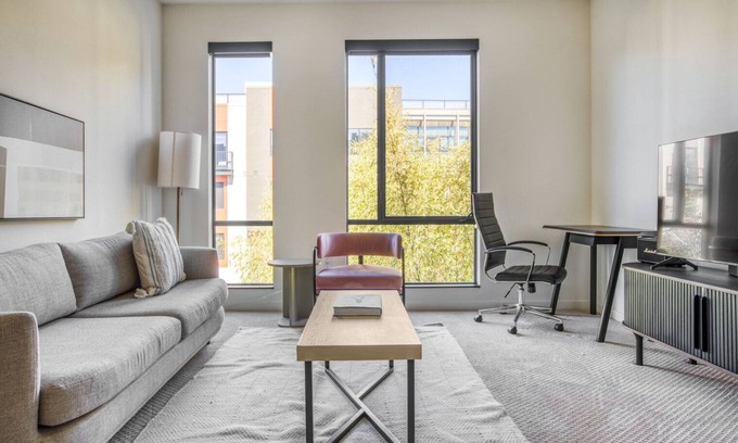 The Villas Apartment | Luxe Santana Row 1BR w/Pool & Gym, 10 mins to Google, by Blueground