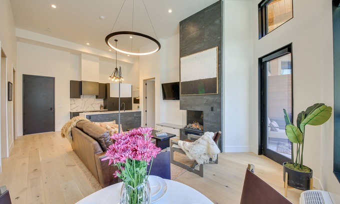 Sandpoint Condo | Luxe Schweitzer Condo w/Hot Tub: Ski-In/Ski-Out!