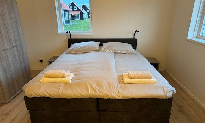 Scherpenisse House | Luxe Stay with Sauna & Garden