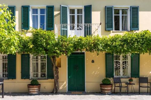 Canelli Villa | Luxe Villa, All Ensuites & Private Vineyard Views