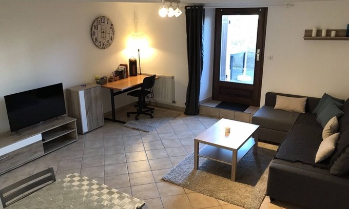 Luxeuil-les-Bains Apartment | Luxeuil center⭐Calme😌Parking👍Idéal Curists/Professionals