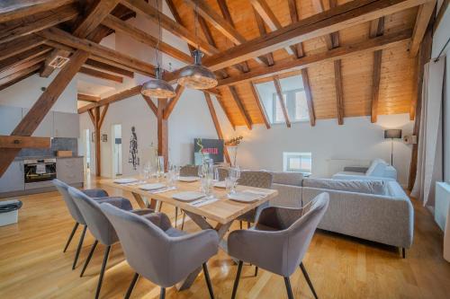 Altstadt Sudwest Apartment | LUXOMES - Tropical & Streetart Style - Old Town Apartments - Central Ingolstadt
