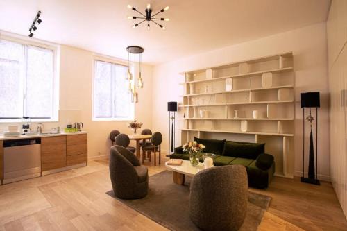 Saint-Vincent-de-Paul Apartment | Luxueux Appartement - Centre de Paris